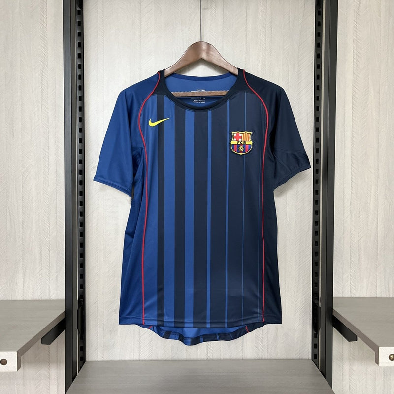 Barcelona Retrô 2004/05 fora de casa